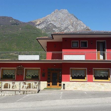 B&B La Villetta Breno Exteriör bild